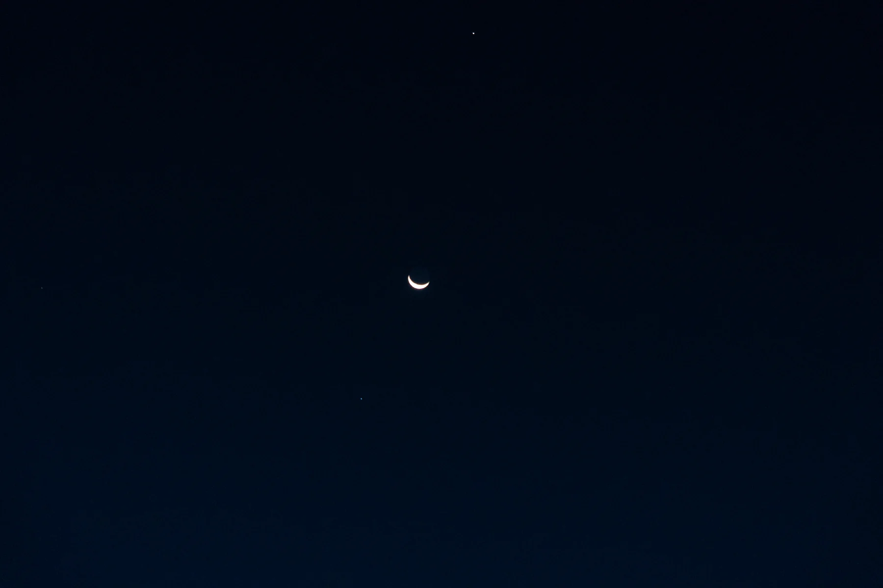 朝空と三日月｜三日月と星